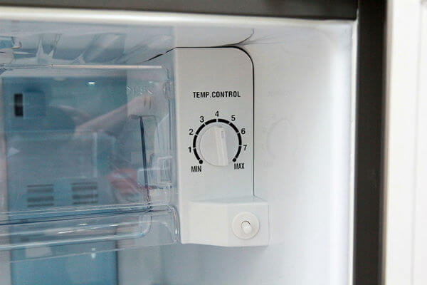 Chuyên gia khuyên nếu được có thể bảo quản xịt khoáng trong tủ lạnh là phù hợp nhất