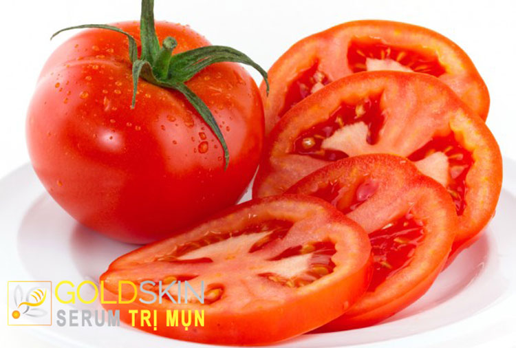 Trong cà chua có chứa các chất chống sự oxy hóa, vitamin C có công dụng làm sáng và mịn da