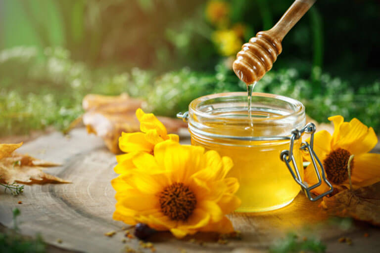 Các công dụng tuyệt vời của mật ong đối với làn da