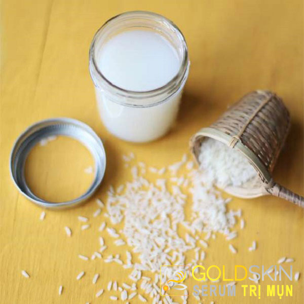 Phương pháp rửa mặt bằng nước vo gạo giúp da sang mịn