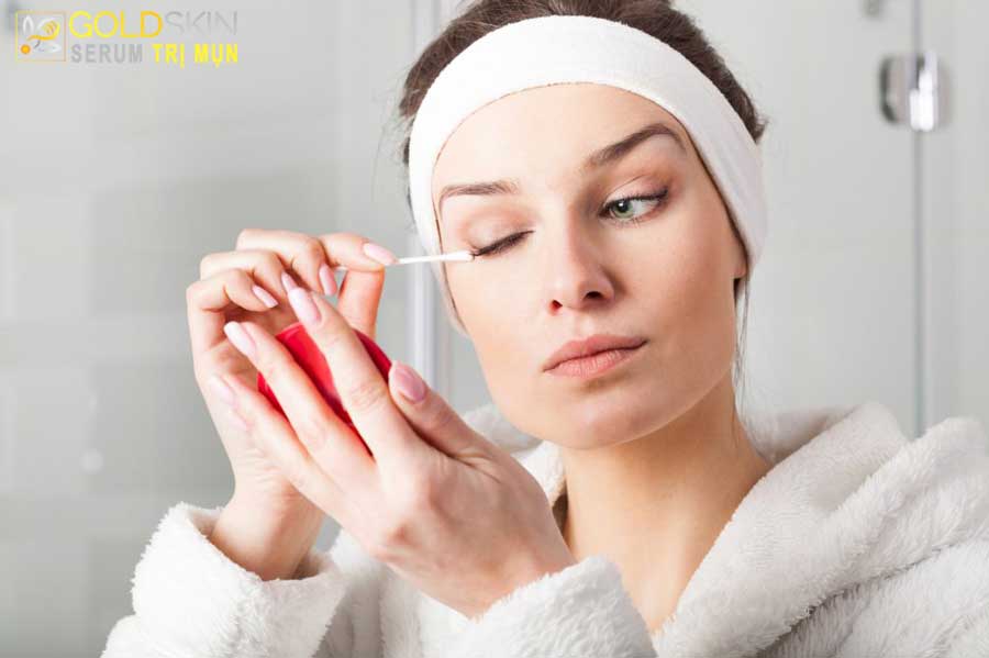 Hãy chú ý tẩy trang vào mỗi ngày để giữ được cho da mặt luôn sạch sẽ thông thoáng.