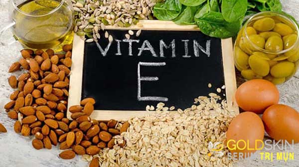 Cách trị mụn ẩn bằng thoa vitamin E